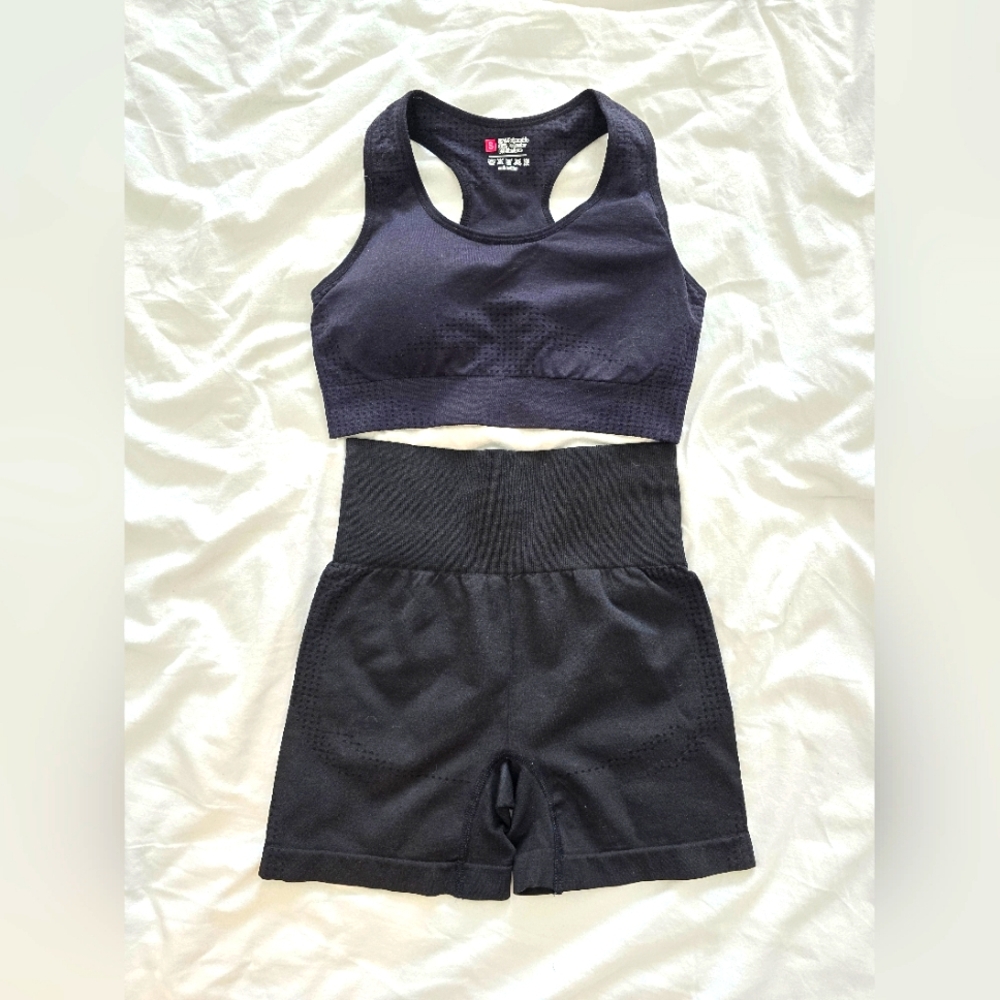 Workout set bra and shorts